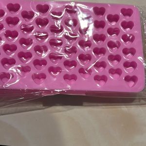 NIB 2pc Silicon Mini Heart Molds